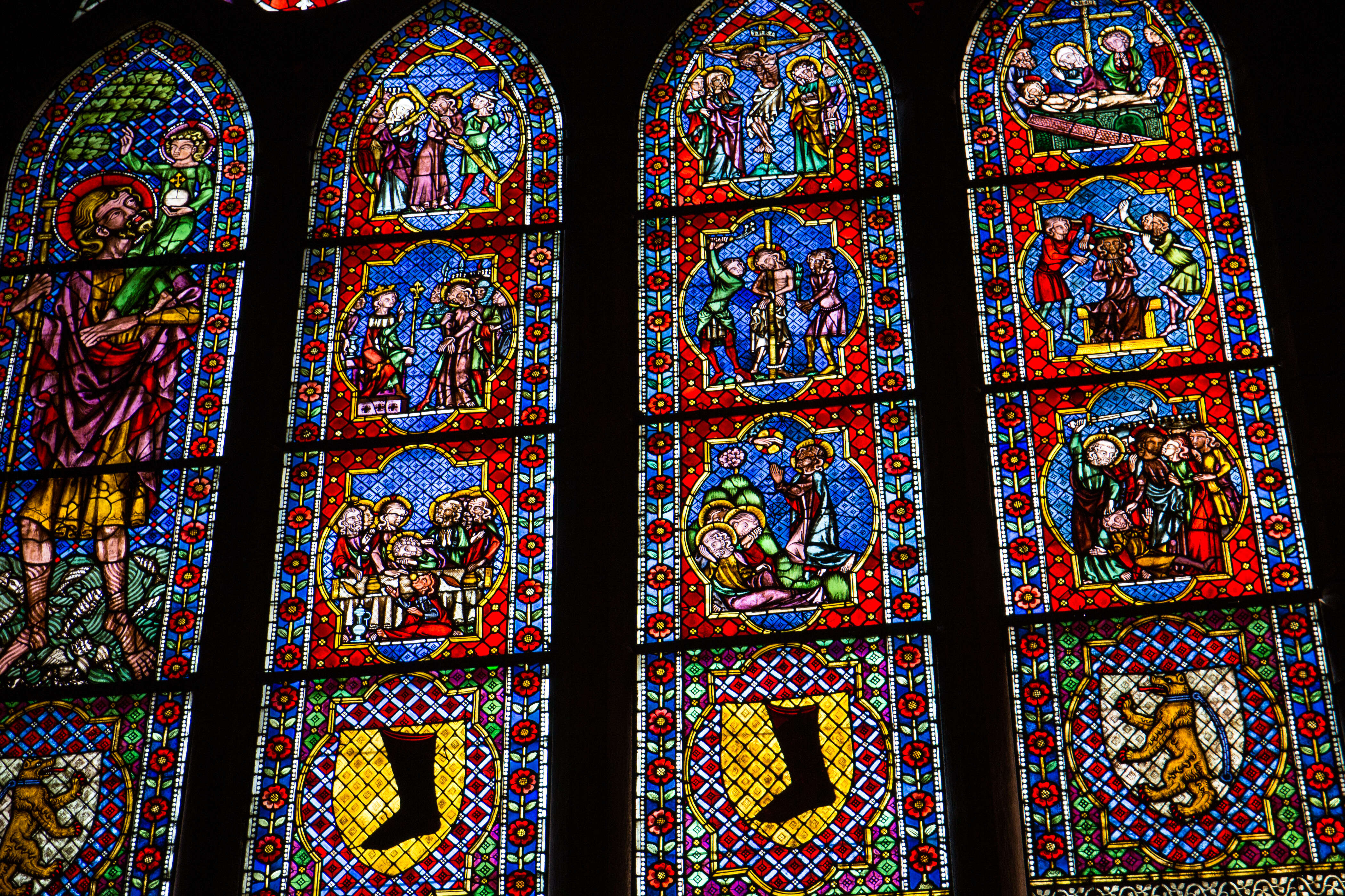 Kirchenfenster in der Johanneskirche in Freiburg