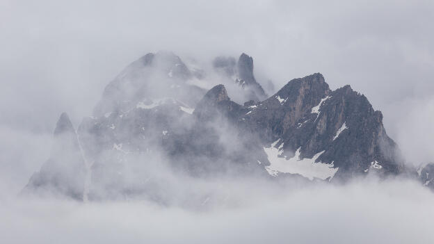 Elferkofel Bergspitze in Wolken