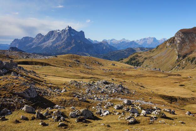 Hochplateau am Forcella Ambrizzola Pass im Herbst