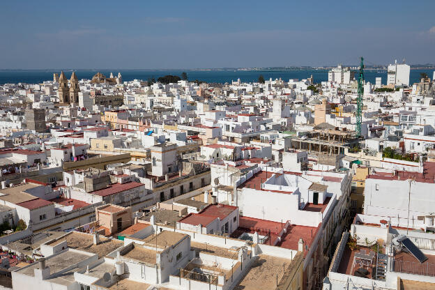 Blick vom Torre Tavira auf Cádiz