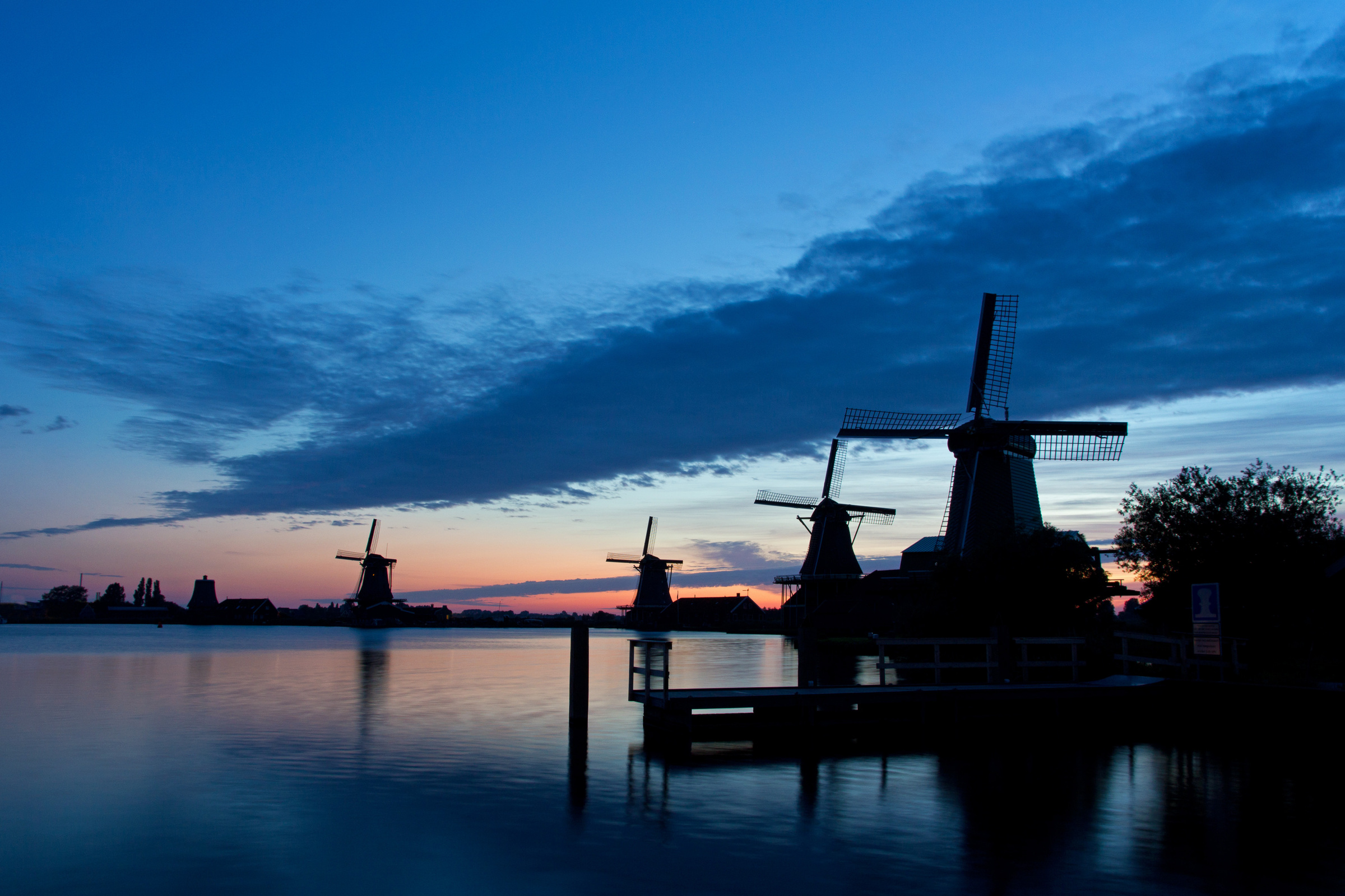 Windmühlen am Horizont