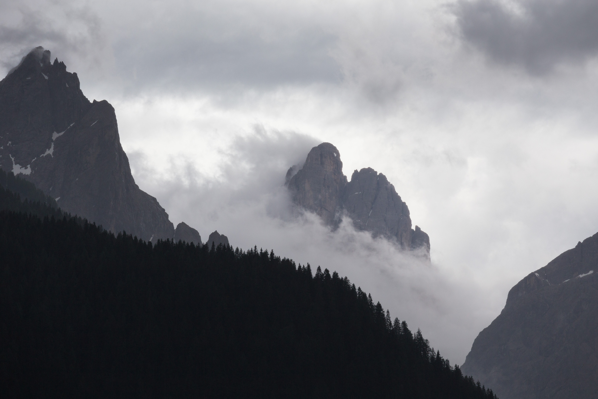Zwölferkofel in Wolken gehüllt