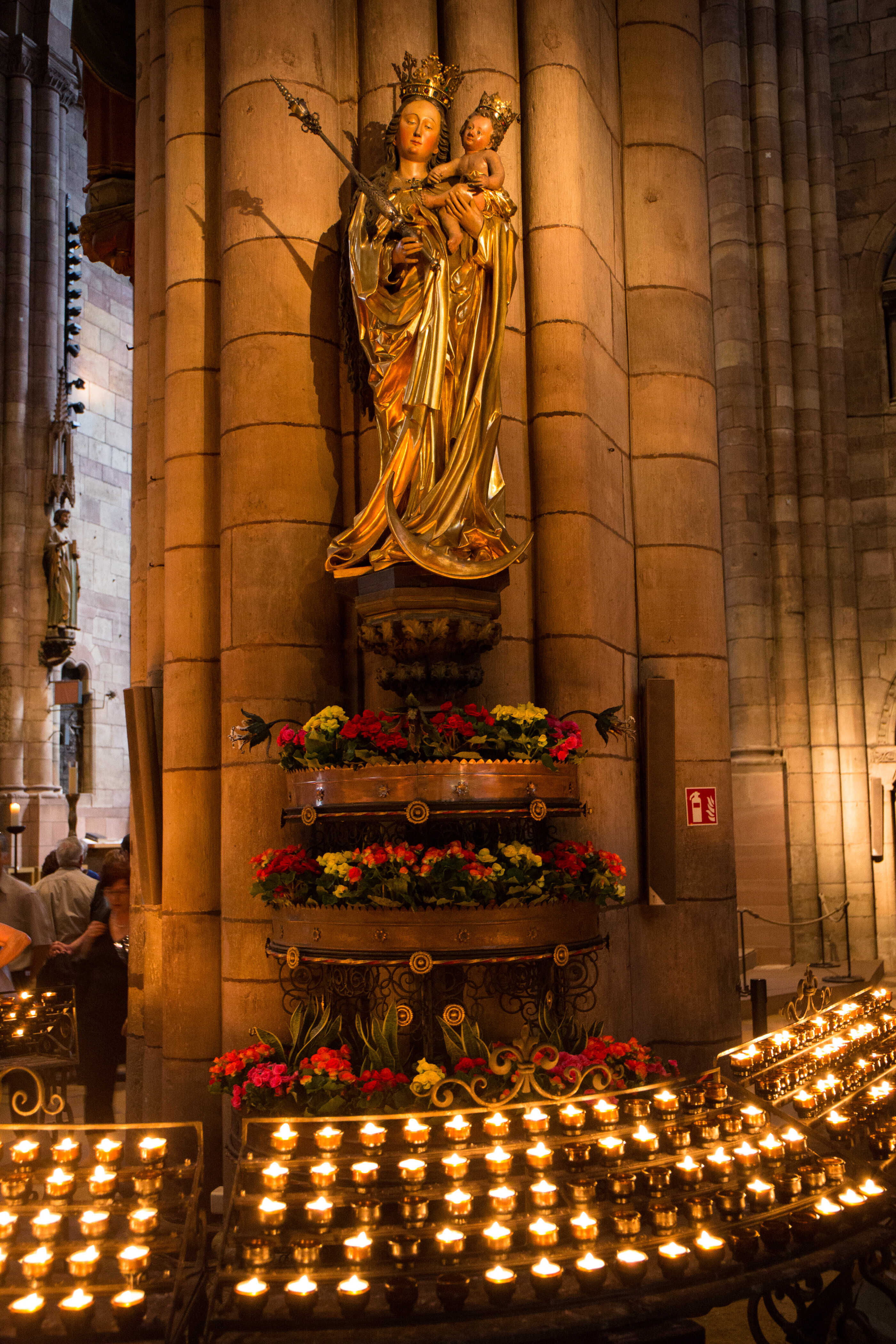 Kerzen in der Johanneskirche in Freiburg