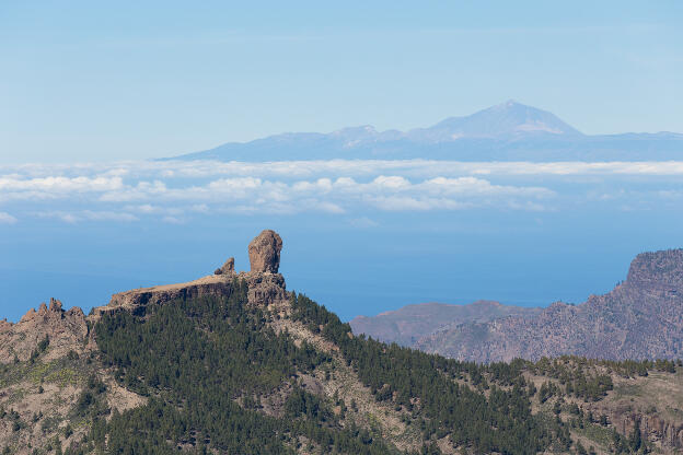 Roque Nublo und Teide im Hintergrund