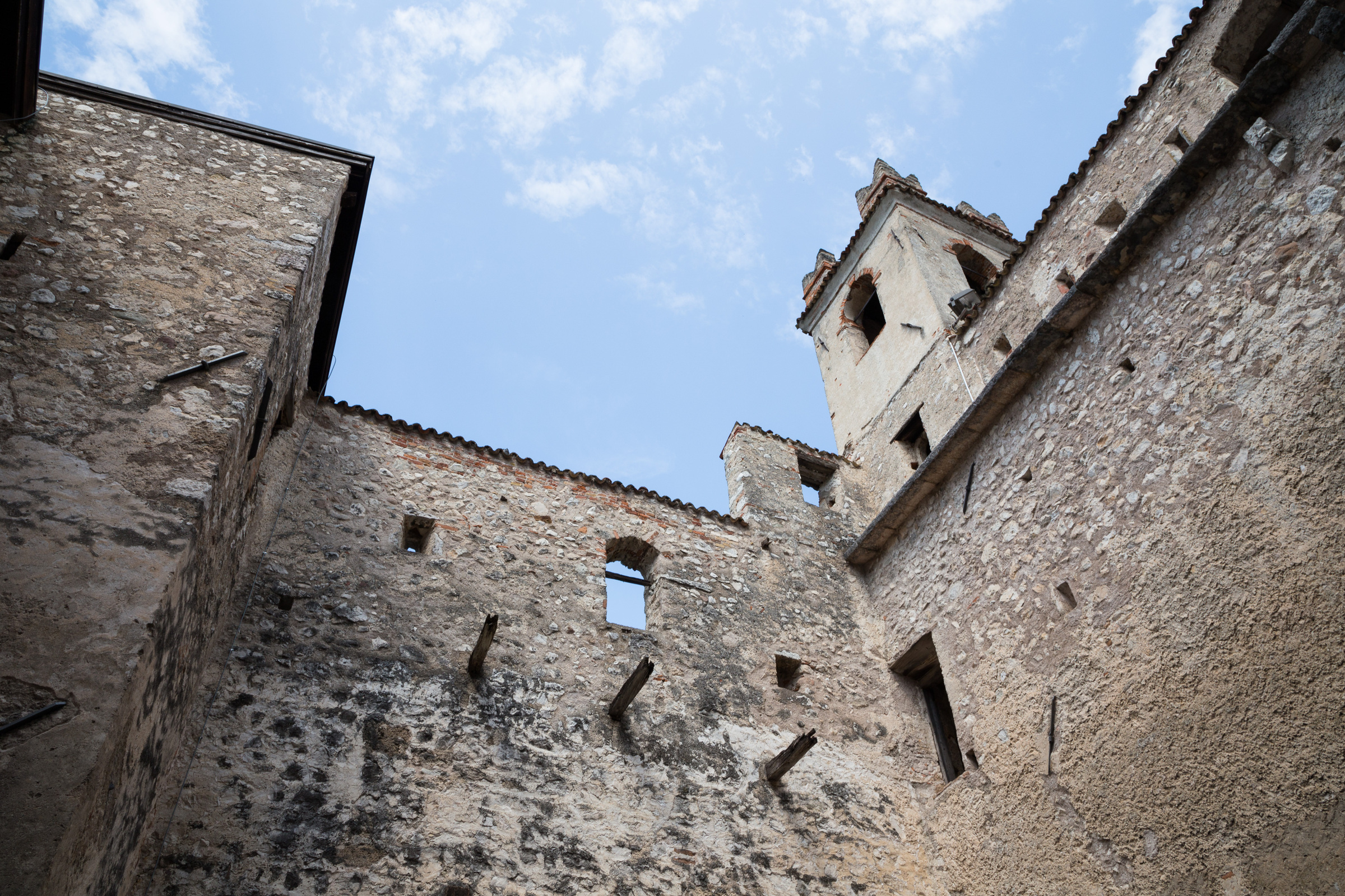 Burgmauer Castel Beseno
