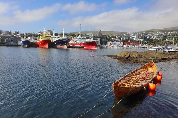 Holzboot in Tórshavn