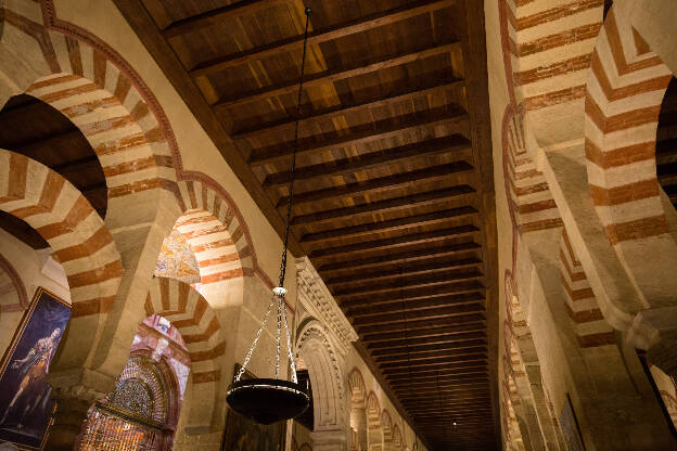 Holzdecke in der Mezquita Catedral