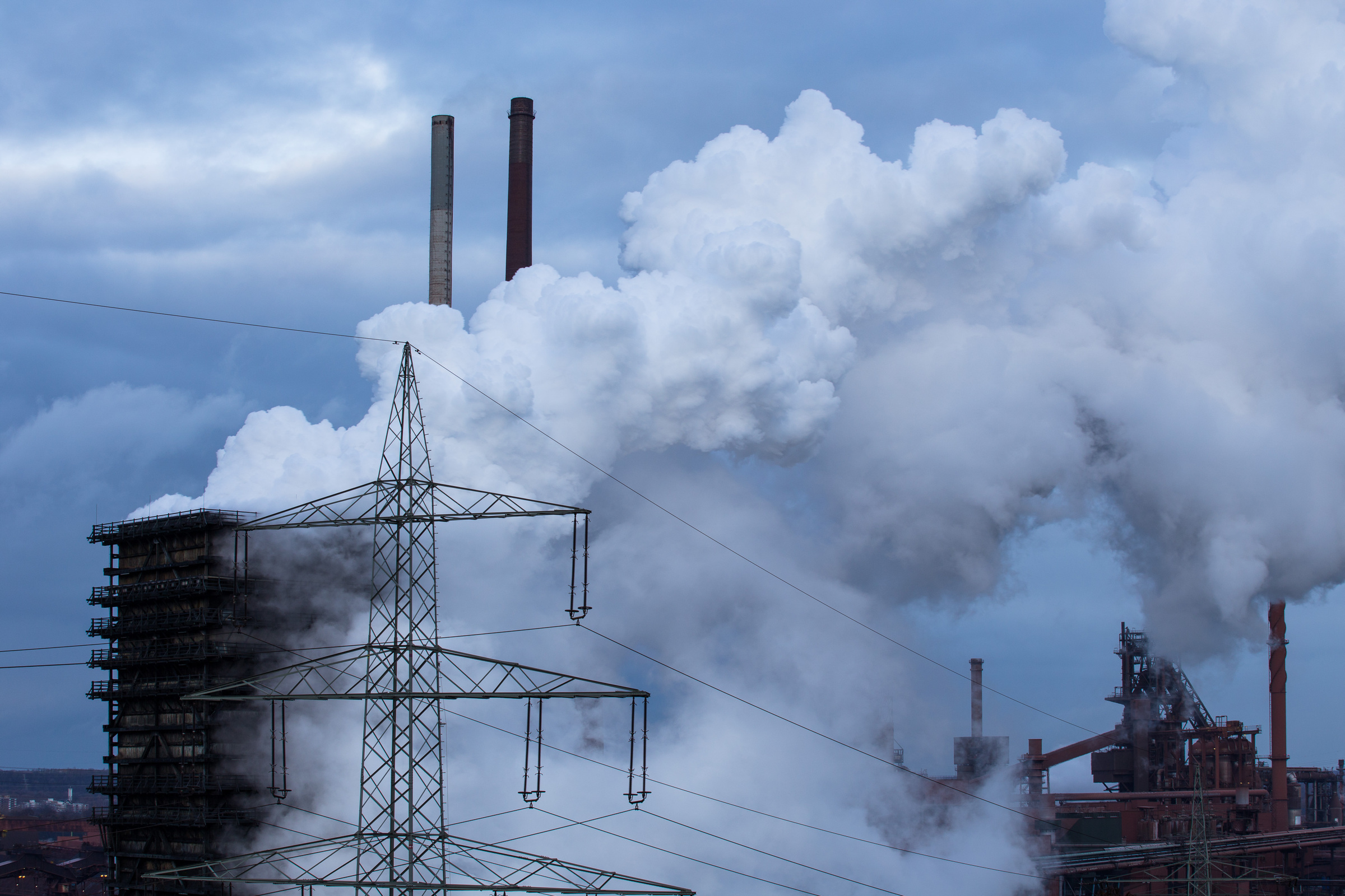 Qualm steigt aus der  Kokerei Schwelgern auf