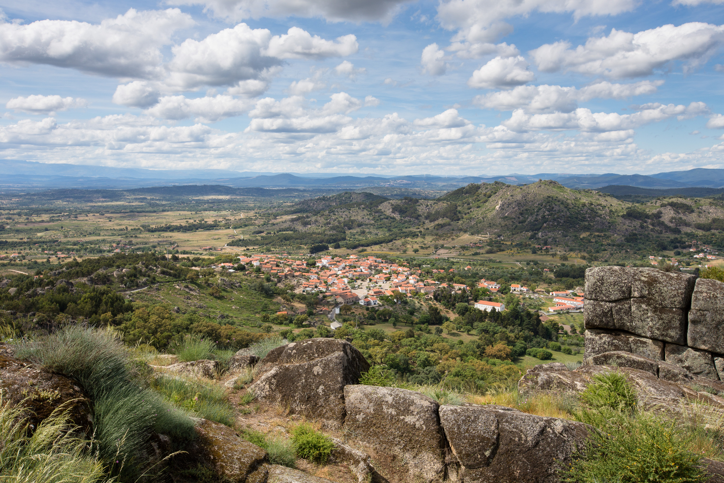 Ausblick auf die Landschaft bei Monsanto