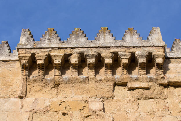 Burgmauer mit Verzierungen in Córdoba